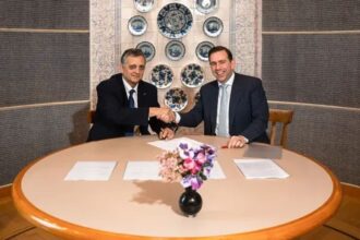 YPF y Shell firman acuerdo para proyecto Argentina LNG: Licuarán 10 millones de toneladas de gas al año