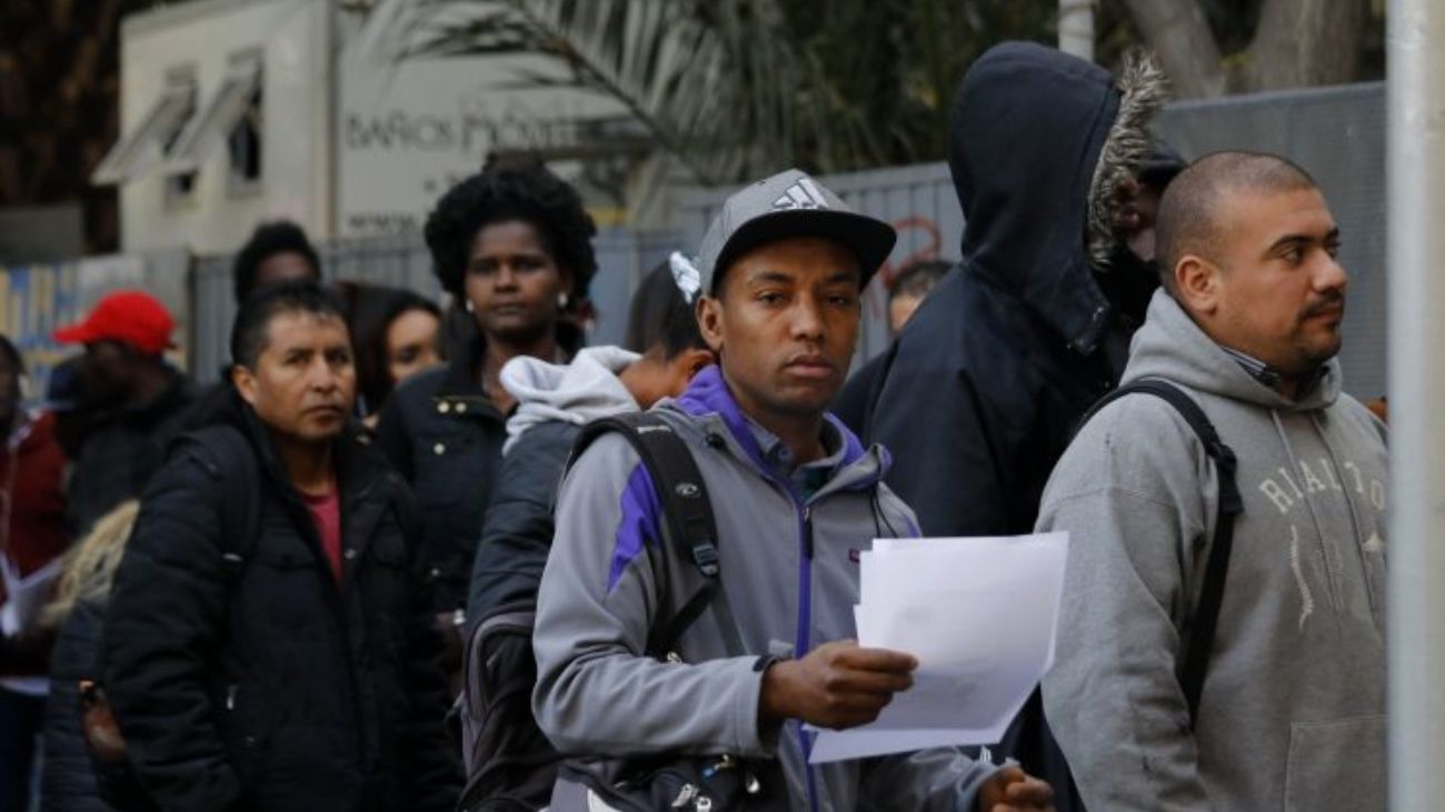 Gobierno chileno aborda regularización de migrantes y "efecto llamada" sin miedo Gobierno chileno aborda regularización de migrantes y "efecto llamada" sin miedo