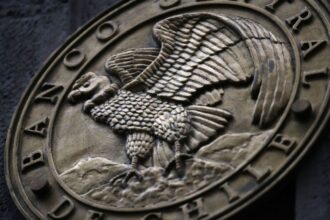 Chile enfrenta desafíos económicos: Reforma impositiva y aumento de inflación