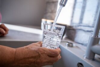 Empresas de agua en la Región Metropolitana anuncian aumento de tarifas