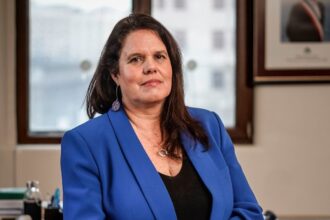 Ministra de Defensa aborda violación de espacio aéreo en Argentina