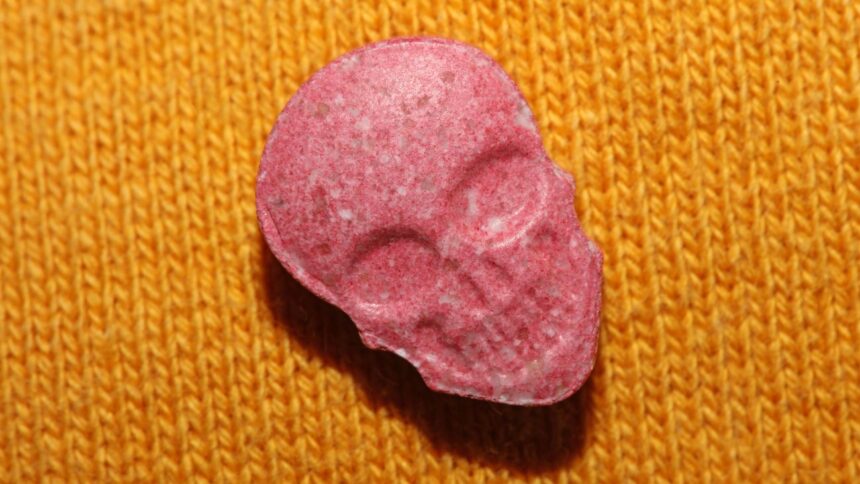 Condenan a cinco personas por tráfico de éxtasis en Santiago