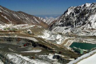 Formulación de cargos contra minera Anglo American Sur S.A. en Los Bronces por incumplimientos ambientales