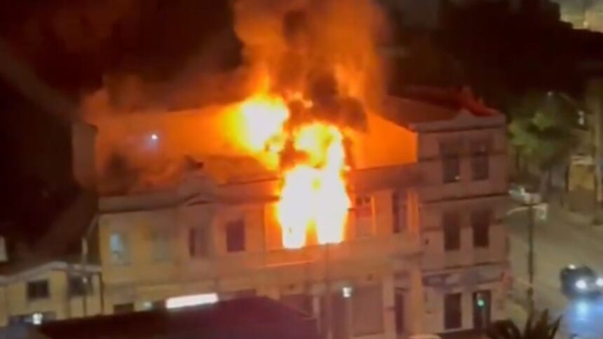 Detienen a mujer por incendio mortal en Valparaíso: amplían plazo