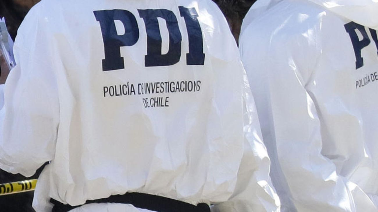 Hallan vehículo incendiado con cuerpo calcinado en Machalí, O'Higgins