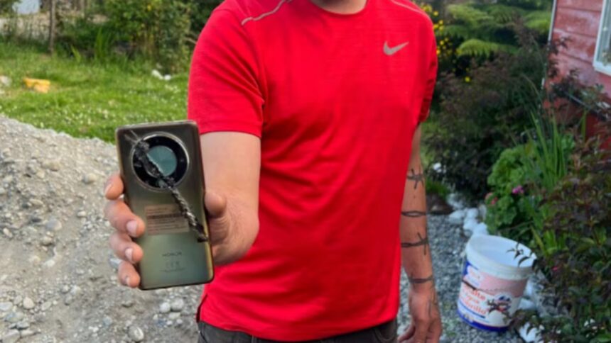 Albañil chileno salva su pierna gracias a su celular HONOR