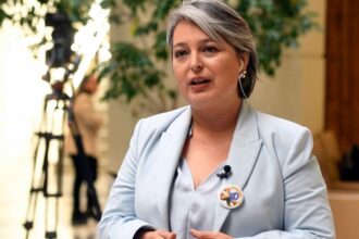 Ministra Jara defiende reforma previsional contra críticas de Observatorio Perspectivas