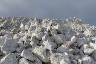 La demanda mundial de litio se desacelera pero se espera un aumento del 26% para 2025