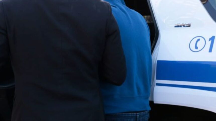 Detenido por lanzar sartén con aceite hirviendo a su hermano