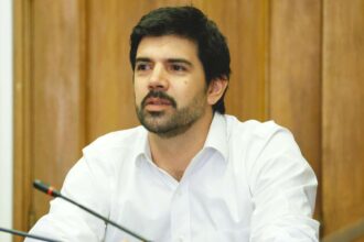 Joaquín Lavín critica a Vodanovic por obsesión con Cathy Barriga