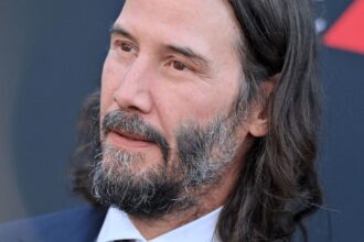 Sustraen costoso reloj de Keanu Reeves durante violento robo en Vitacura