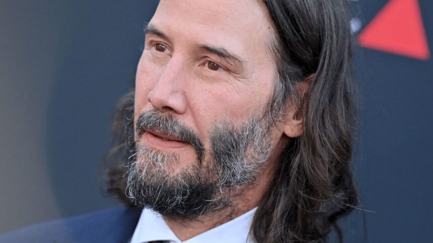 Sustraen costoso reloj de Keanu Reeves durante violento robo en Vitacura