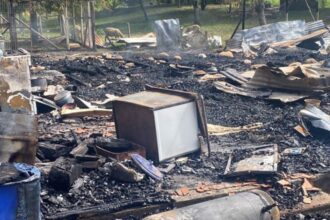 Hombre asesina a suegra, prende fuego a casa y confiesa atentado