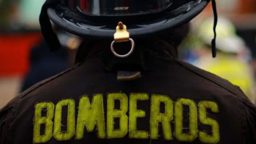 Mujer muere calcinada en incendio en Estación Central: Investigación en curso