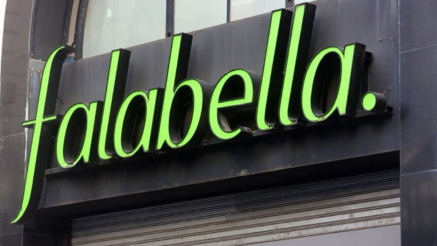 Detenidos por robo a tienda Falabella en Santiago