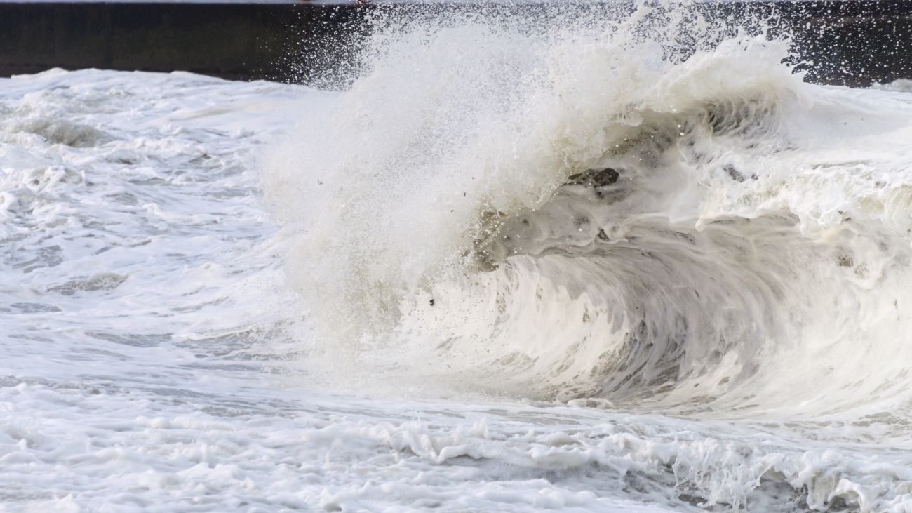 Alerta por marejadas en el litoral chileno: horarios y recomendaciones importantes