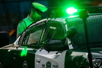 Detienen a hombre por apuñalar a su pareja en Estación Central