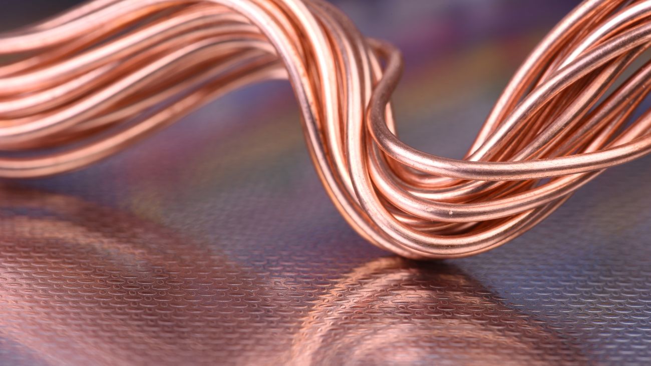 Caída del nickel y cobre en primer día de negociación de 2025 Caída del nickel y cobre en primer día de negociación de 2025