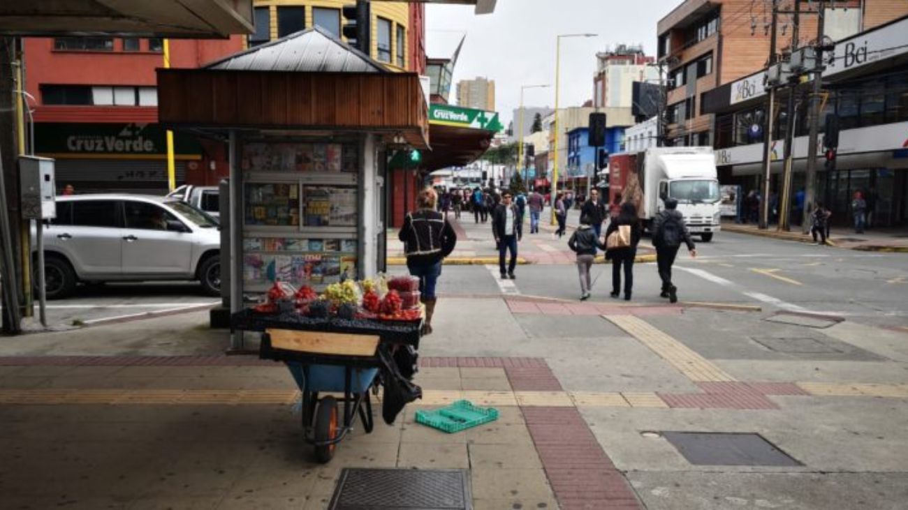 Prohibición de comerciantes ambulantes en Puerto Montt: ¿dónde serán reubicados? Prohibición de comerciantes ambulantes en Puerto Montt: ¿dónde serán reubicados?