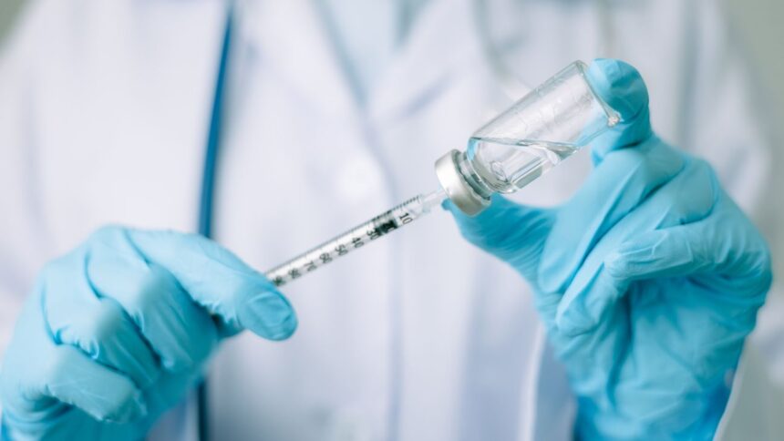 Irregularidades en campaña de vacunación 2023 en Corporación de Salud de Las Condes