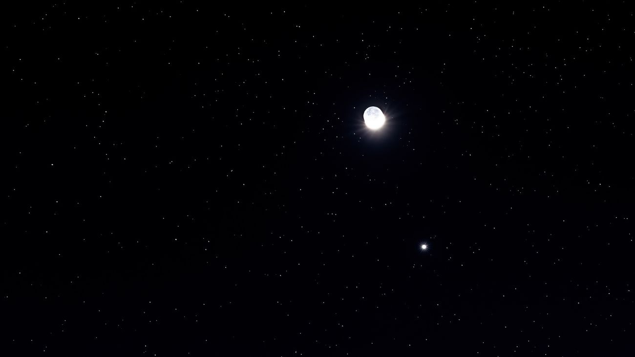Impresionante conjunción de la Luna y Venus iluminará el cielo chileno