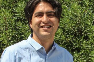Rodrigo Barraza, experto en energía solar, asume dirección en Centro de Transición Energética en la UAI.