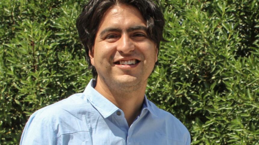 Rodrigo Barraza, experto en energía solar, asume dirección en Centro de Transición Energética en la UAI.