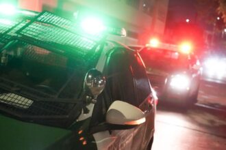 Asaltante detenido tras robar en servicentro de Providencia con arma blanca