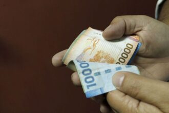 Alzas en remuneraciones y costos laborales en sectores económicos clave