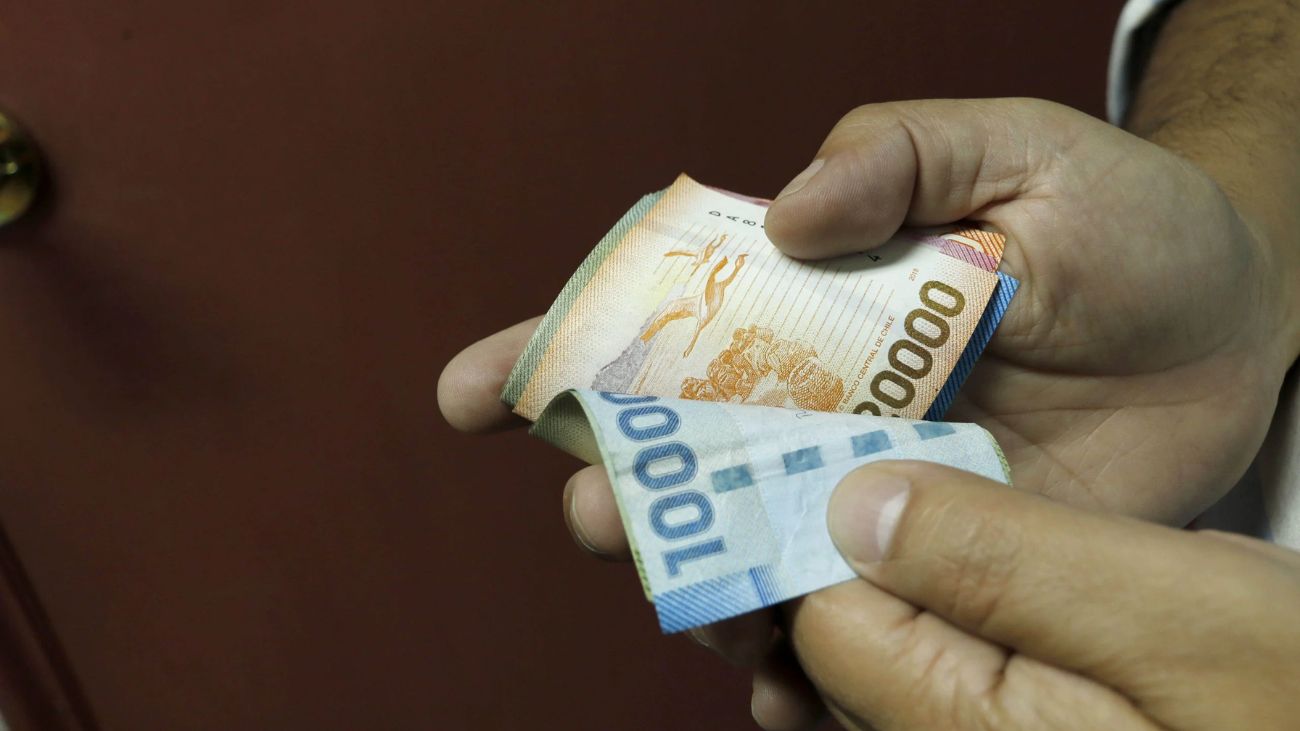 Alzas en remuneraciones y costos laborales en sectores económicos clave Alzas en remuneraciones y costos laborales en sectores económicos clave