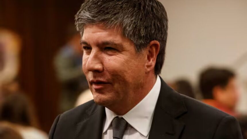 Interrogatorio a exsubsecretario: imputaciones de abuso y violación