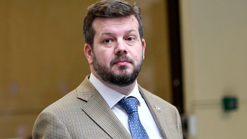 Revelan depósitos en cuenta personal para financiamiento del Partido Nacional Libertario