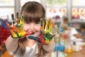 Últimos días para matricular niños en sala cuna y jardines infantiles