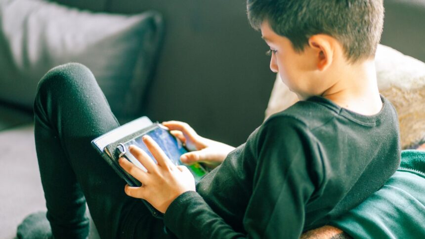 El exceso de tecnología afecta la salud mental de los jóvenes