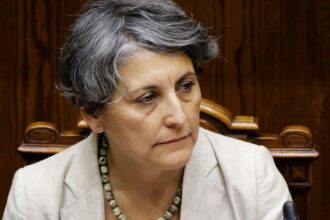 Auditorías a hospitales complican a ministra Ximena Aguilera por irregularidades