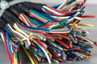 Detenidos 4 venezolanos por robo de cables de cobre en Calera