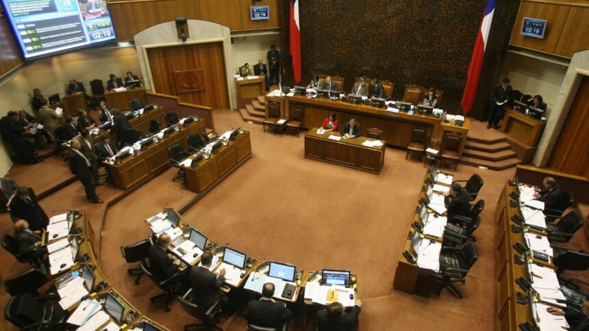 Avanza proyecto de ley para instaurar el Día Nacional del Debate