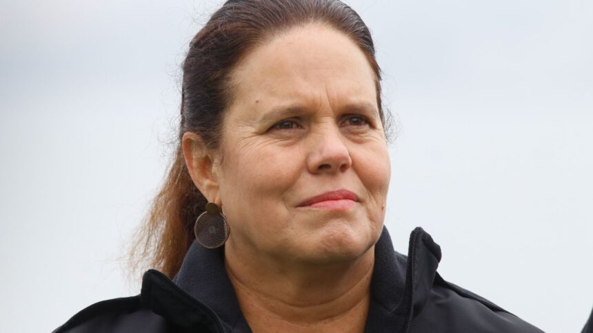 Renuncia solicitada a ministra Maya Fernández por compra fallida de casa Allende