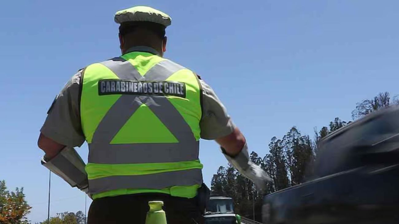 Automóvil evade fiscalización en Peñalolén con menores y droga a bordo Automóvil evade fiscalización en Peñalolén con menores y droga a bordo