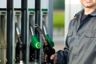 Precios de la gasolina suben, ¡pero hay descuentos en combustible!