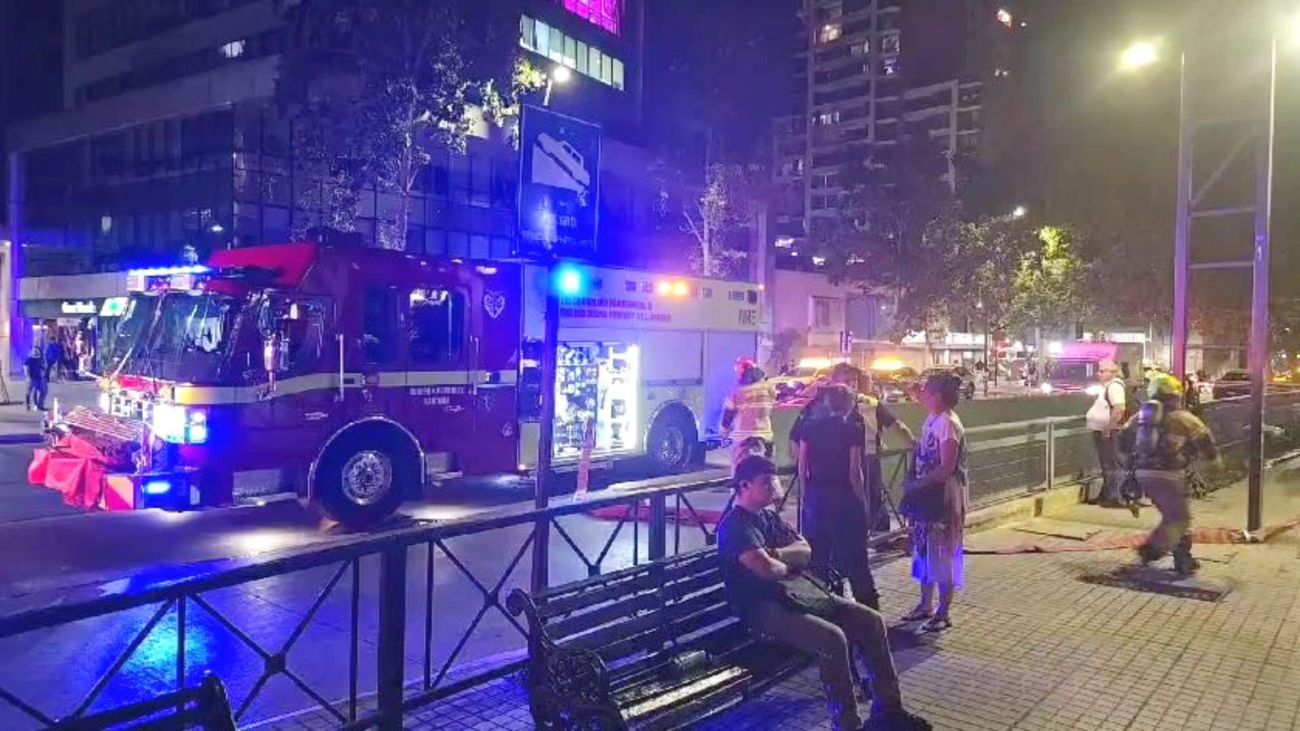 Tragedia en Providencia: Incendio deja un fallecido en estacionamiento subterráneo Tragedia en Providencia: Incendio deja un fallecido en estacionamiento subterráneo