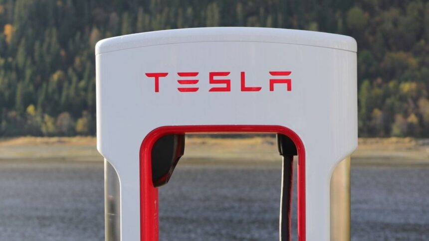 Tesla lucha por ventas en Europa y China: precios y créditos en crisis