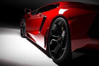 La industria automotriz japonesa se une para competir con Tesla