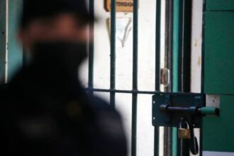 Entrega de equipamiento de seguridad electrónica en cárceles de Santiago