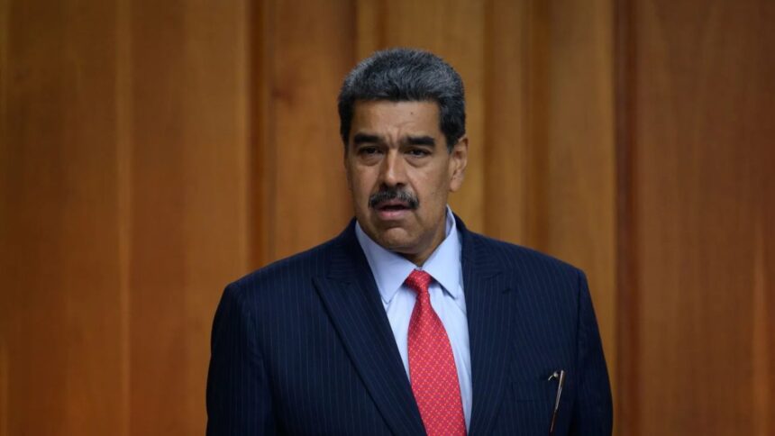 Maduro inicia su tercer mandato en Venezuela ante desafíos y tensiones