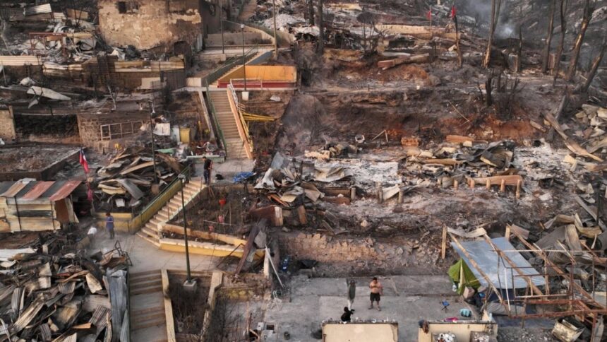 Minvu implementa estrategias para agilizar reconstrucción en Valparaíso y Quilpué