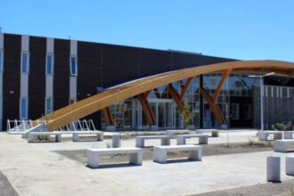 Hombre herido con impactos de bala ingresa a Cesfam "Entre Ríos"