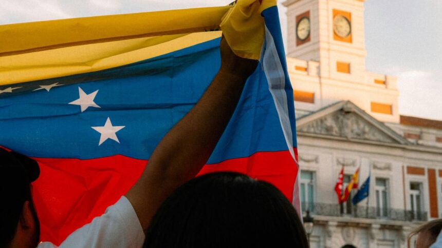 Chile advierte sobre posible ola migratoria desde Venezuela: situación con Maduro