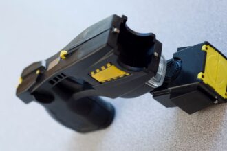 Implementación de pistolas taser en Carabineros: avances y protocolos a seguir