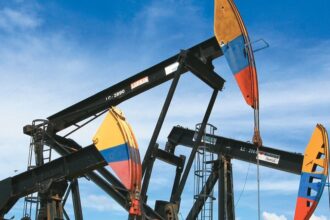 Venezuela aumenta producción petrolera en 110.000 barriles diarios